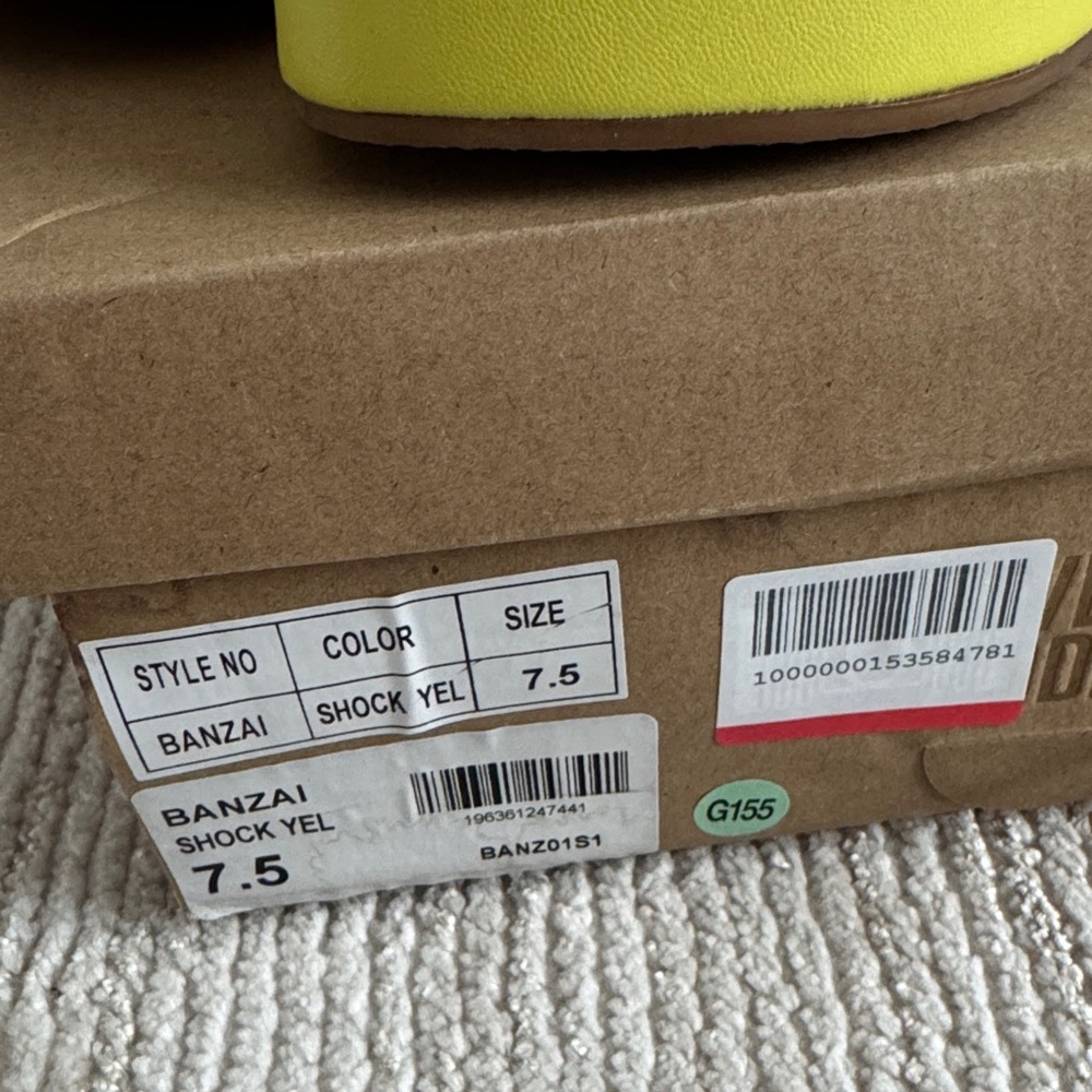 Steve Madden Yellow Platform Thong Sandals with Ankle Wrap - Picture 4 of 7